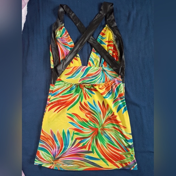 Halter top - Picture 2 of 5